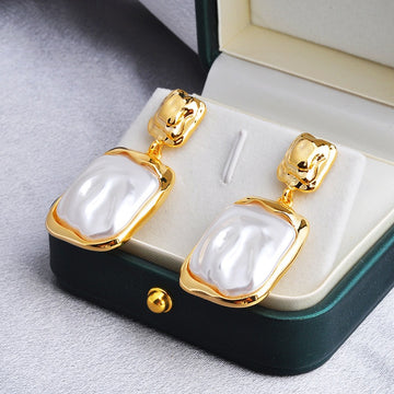 Elegant square pleated earrings, light luxury, niche personality, high-end feeling, retro earrings