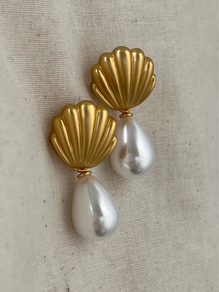 New Fashion Frosted Shell Pearl Dangle Earrings for Women Ms French Style Vintage Jewelry Pendant Gifts